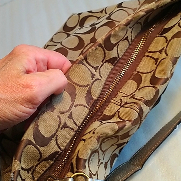 Coach F16879 Bleecker Floral Carly Khaki Gold purse - Picture 12 of 16